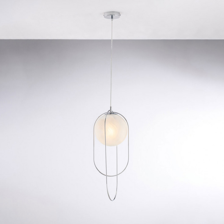 Lampada a sospensione moderna con struttura in metallo e diffusore in vetro