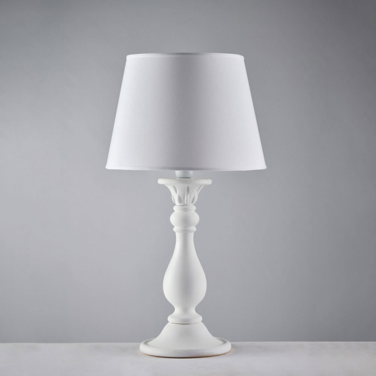 Lampada da tavolo classica con struttura in legno e paralume in tessuto