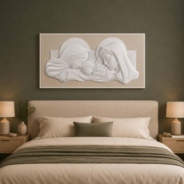 Capezzale per camera da letto moderna con la sacra famiglia in marmorino