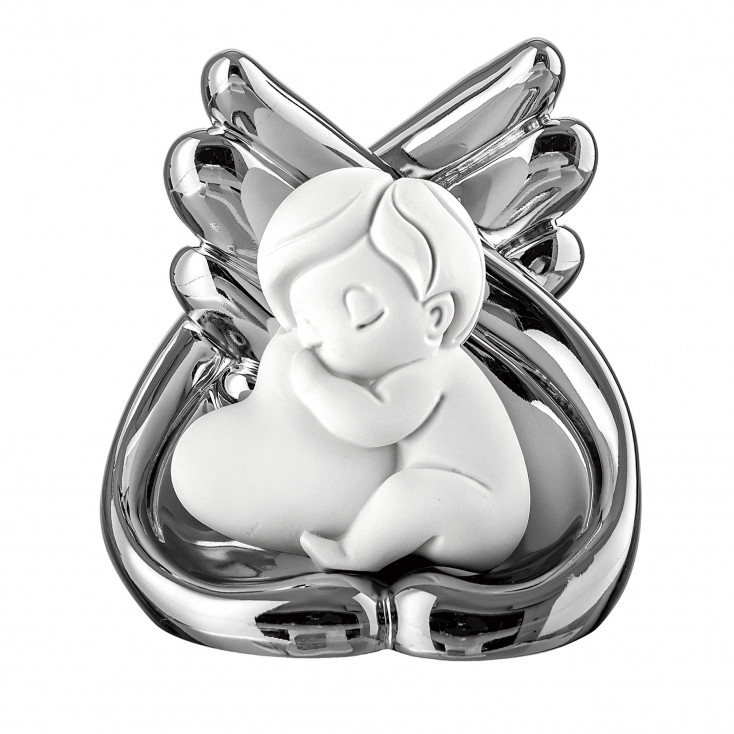 Scultura in marmorino con bambino che abbraccia un cuore