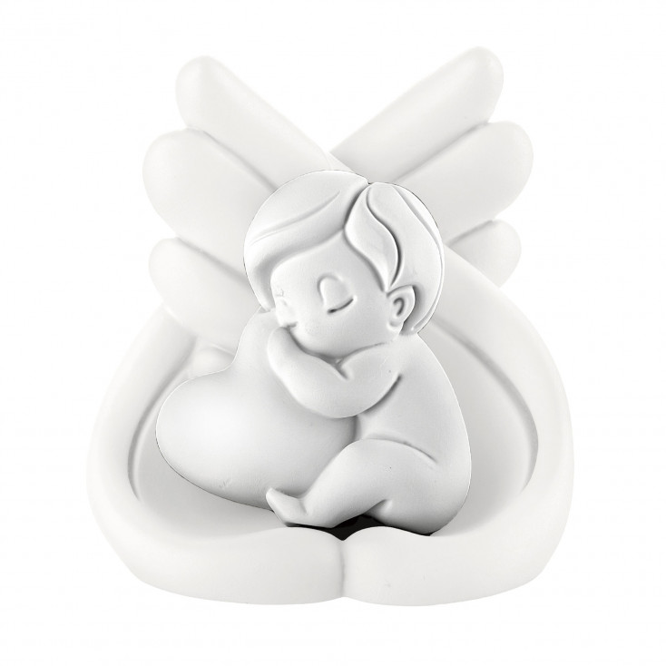 Scultura in marmorino con bambino che abbraccia un cuore