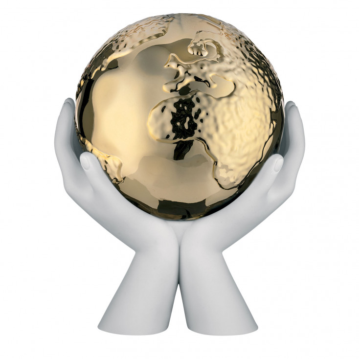 Scultura moderna media mani che stringono la madre terra