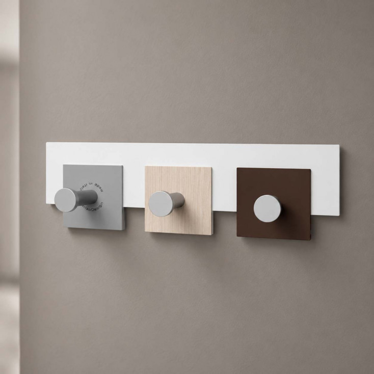 Appendiabiti decorativo da parete con sagoma in legno e 3 ganci