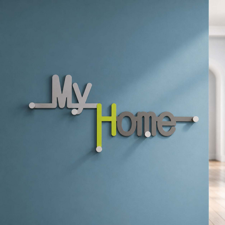 Appendiabiti per ingressi dal design moderno con scritta myhome e 5 ganci