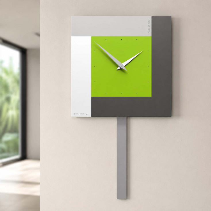Orologio a pendolo moderno da parete