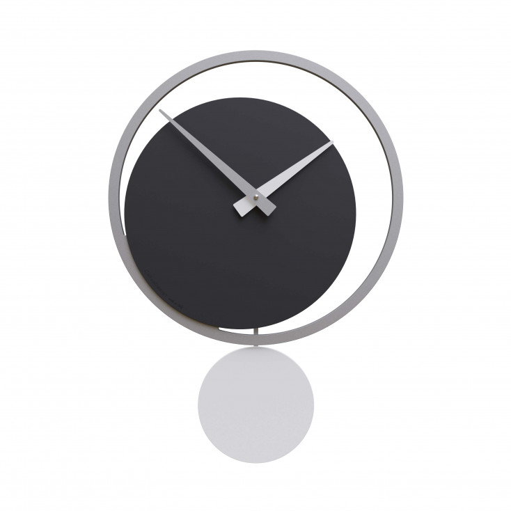 Orologio da parete a pendolo in legno dal design moderno