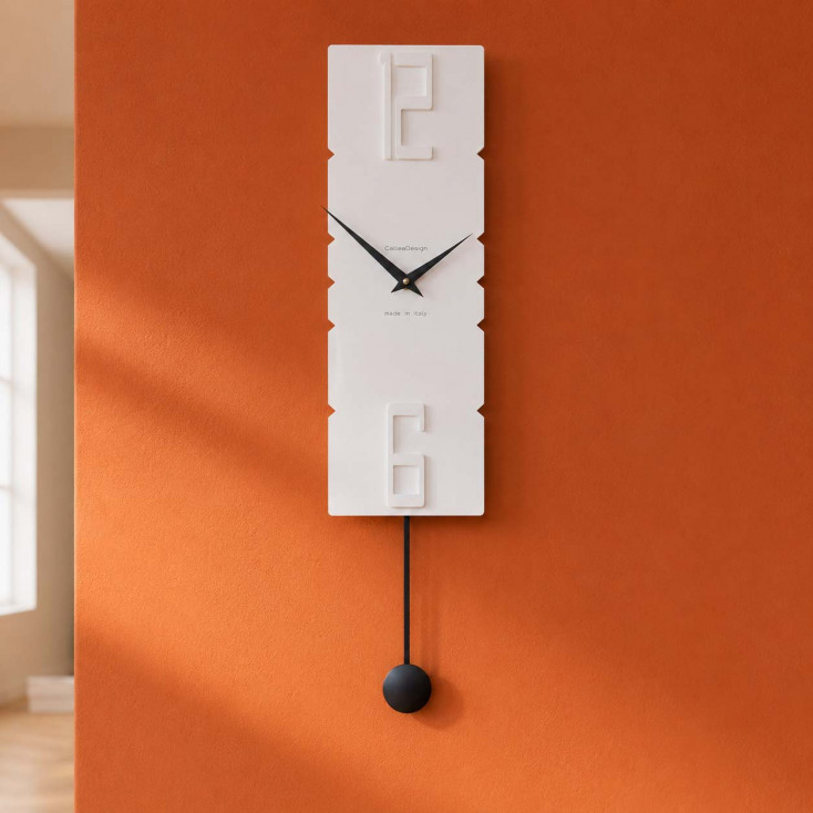 Orologio da parete a pendolo in legno dal design moderno ed elegante