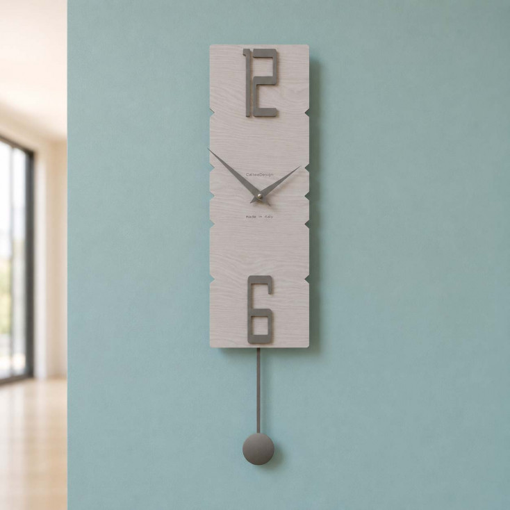 Orologio da parete a pendolo in legno dal design moderno ed elegante