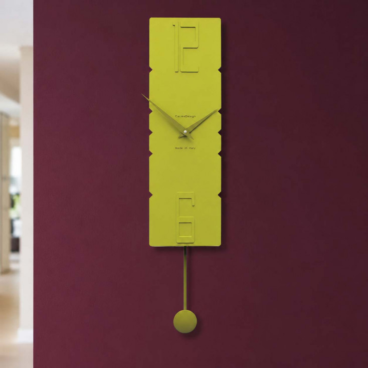 Orologio da parete a pendolo in legno dal design moderno ed elegante