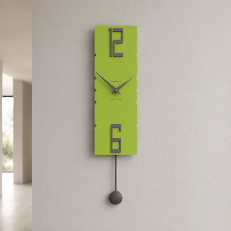 Orologio da parete a pendolo in legno dal design moderno ed elegante