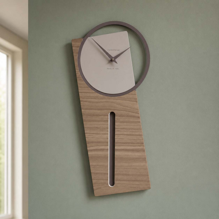 Orologio da parete a pendolo in legno dal design moderno ed elegante