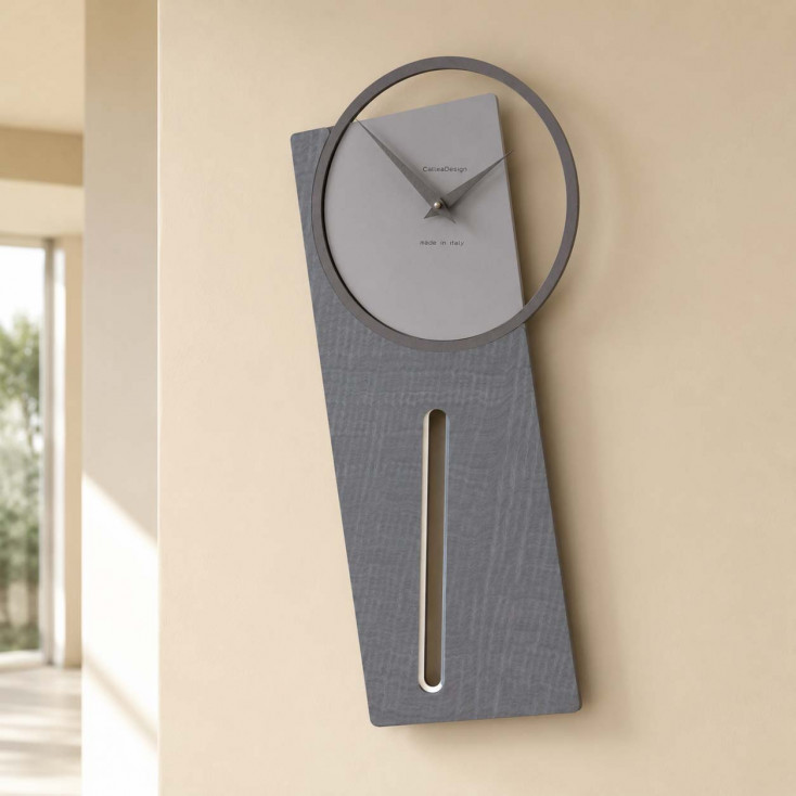 Orologio da parete a pendolo in legno dal design moderno ed elegante