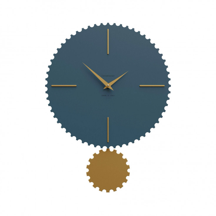 Orologio da parete moderno con pendolo in legno sagomato e finiture eleganti
