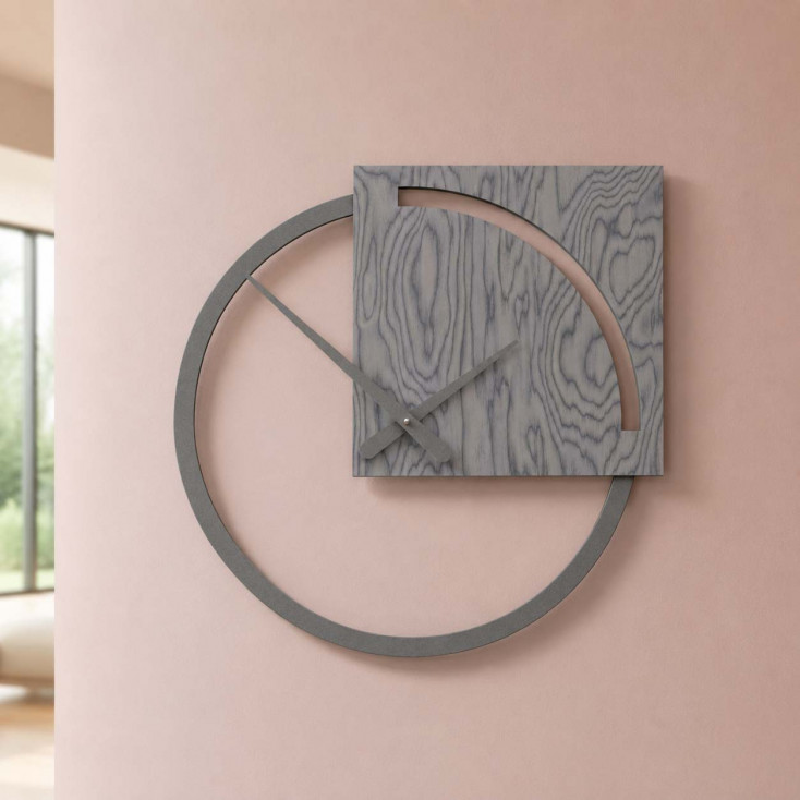 Orologio da parete con quadrante rotondo il legno dal design moderno ed elegante
