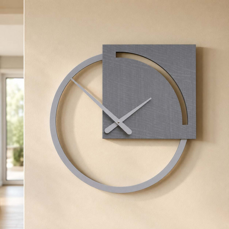 Orologio da parete con quadrante rotondo il legno dal design moderno ed elegante