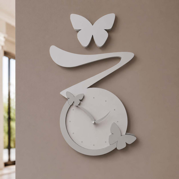 Orologio da parete con farfalle in legno