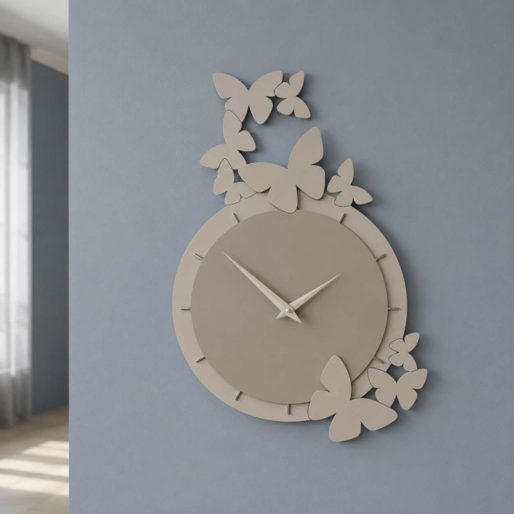Orologio da parete particolare in legno con farfalle