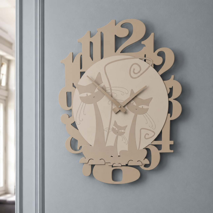 Orologio da parete dal design moderno con gattini in legno