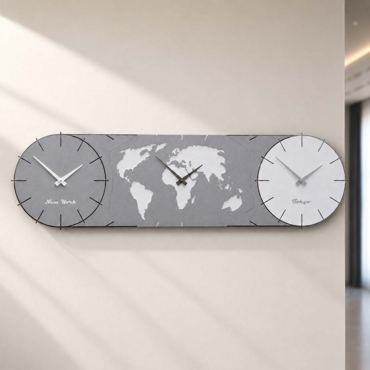 Orologio da parete in legno con fusi orari e design moderno