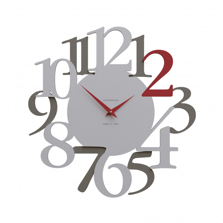 Orologio da parete in legno con numeri dal design moderno