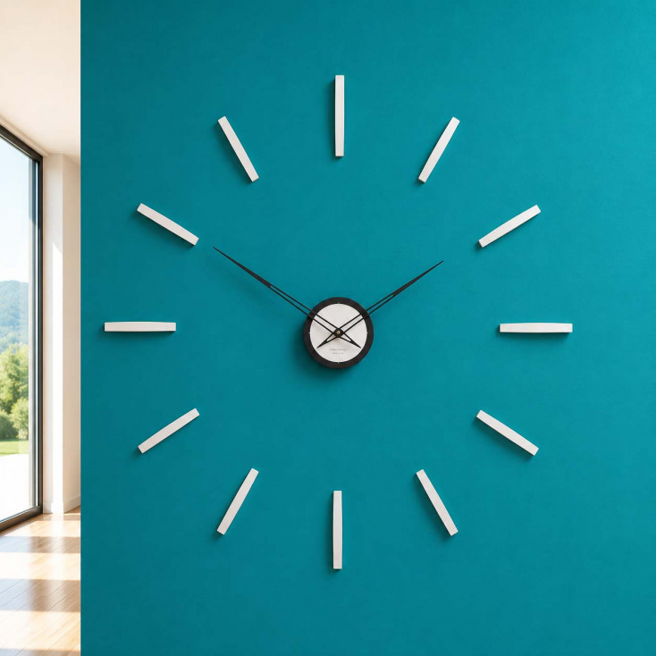 Orologio da parete in legno dal design moderno e minimalista