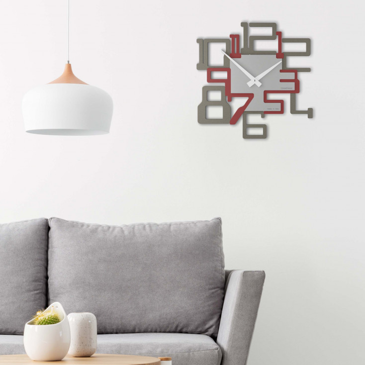 Orologio da parete in legno dal design moderno ed elegante