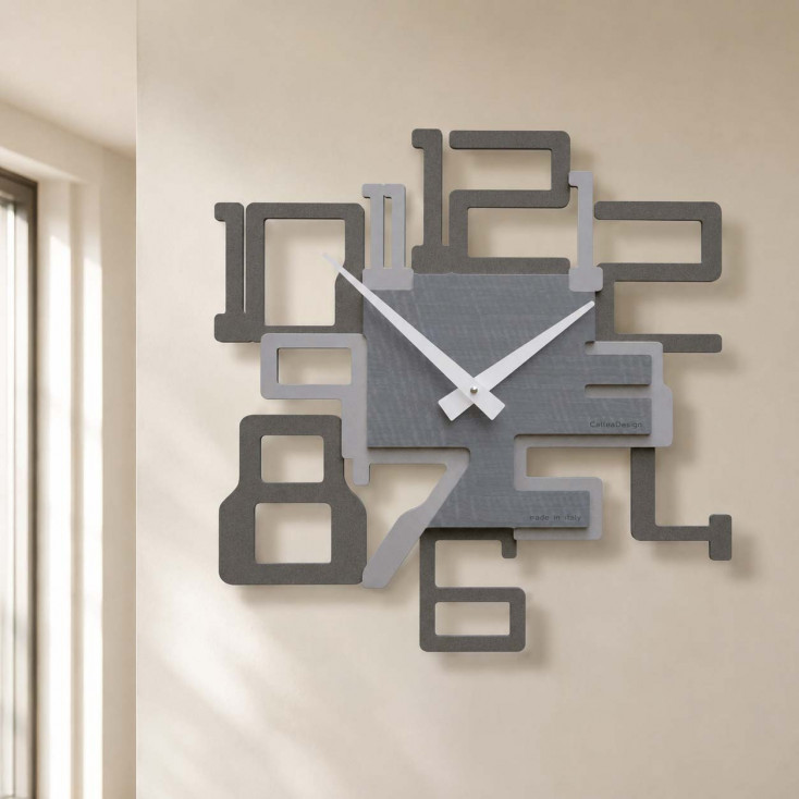 Orologio da parete in legno dal design moderno ed elegante