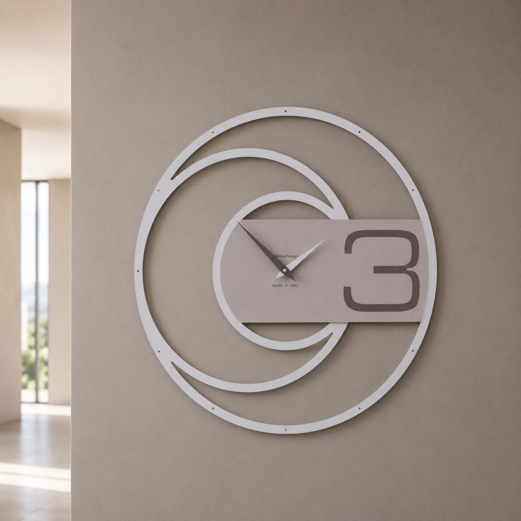 Orologio da parete in legno dallo stile moderno e minimalista