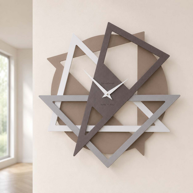 Orologio da parete moderno con forme geometriche da salotto