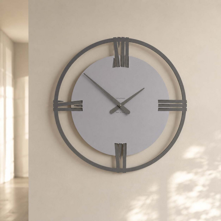 Orologio da parete moderno grande in legno con numeri romani