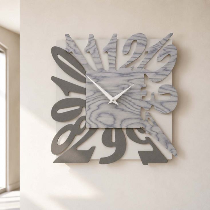 Orologio da parete moderno in legno quadrato con numeri design particolare
