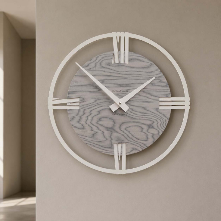 Orologio da parete moderno piccolo in legno con numeri romani