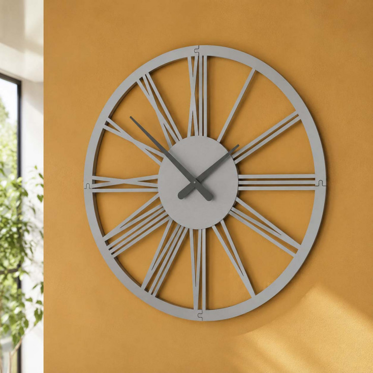Orologio da parete in legno con numeri romani