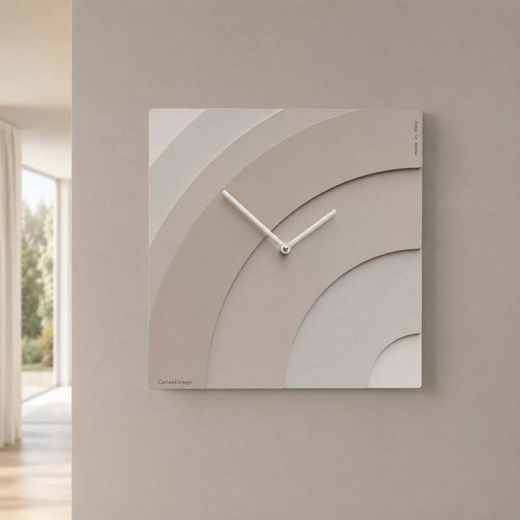 Orologio da parete quadrato in legno con design moderno e lancette in metallo