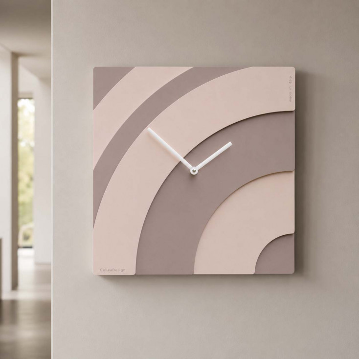 Orologio da parete quadrato in legno con design moderno e lancette in metallo