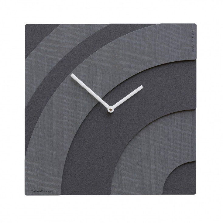 Orologio da parete quadrato in legno con design moderno e lancette in metallo