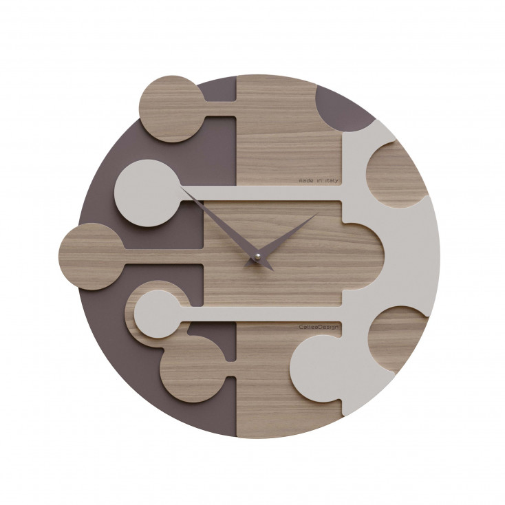 Orologio da parete rotondo con struttura in legno dal design moderno