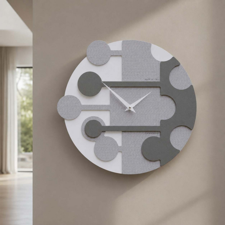 Orologio da parete rotondo con struttura in legno dal design moderno