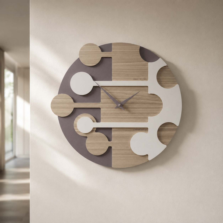 Orologio da parete rotondo con struttura in legno dal design moderno