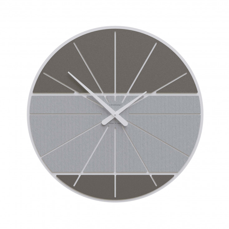 Orologio da parete rotondo in legno dal design moderno ed elegante