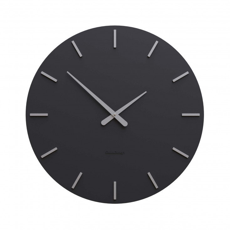 Orologio da parete rotondo in legno dal design moderno ed elegante