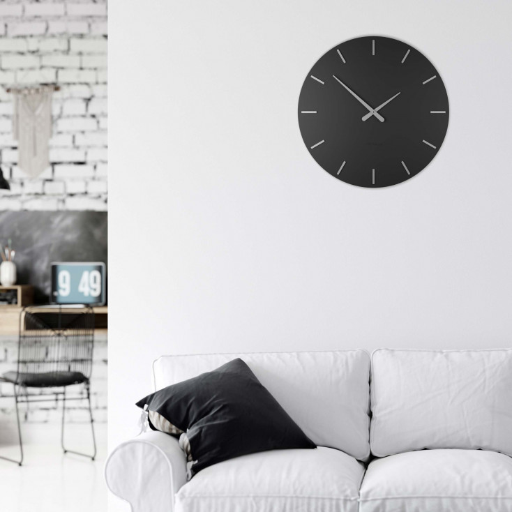 Orologio da parete rotondo in legno dal design moderno ed elegante