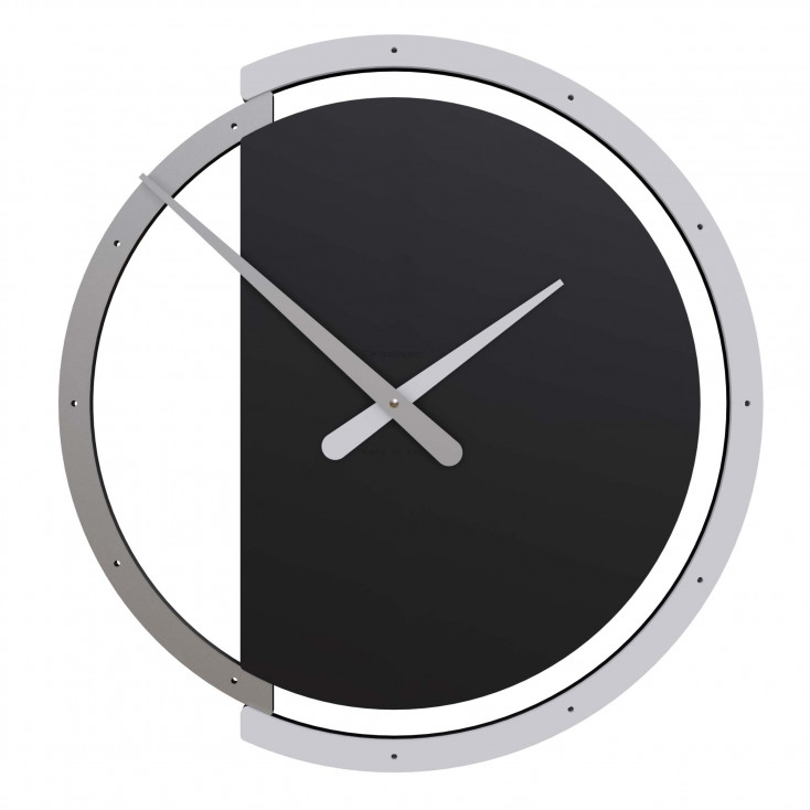 Orologio da parete rotondo in legno dallo stile moderno ed elegante