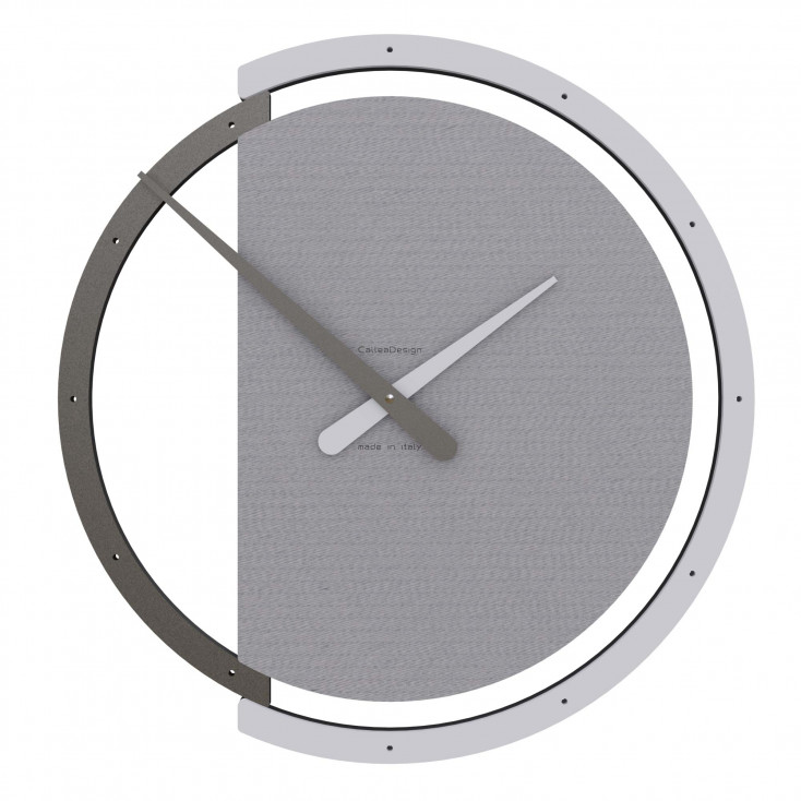 Orologio da parete rotondo in legno dallo stile moderno ed elegante