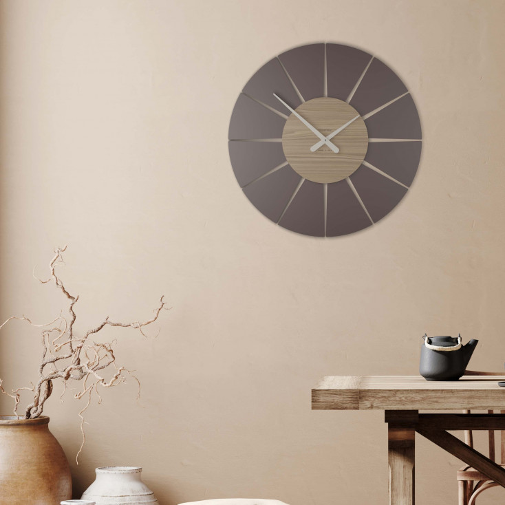 Orologio da parete rotondo medio dal design moderno ed elegante