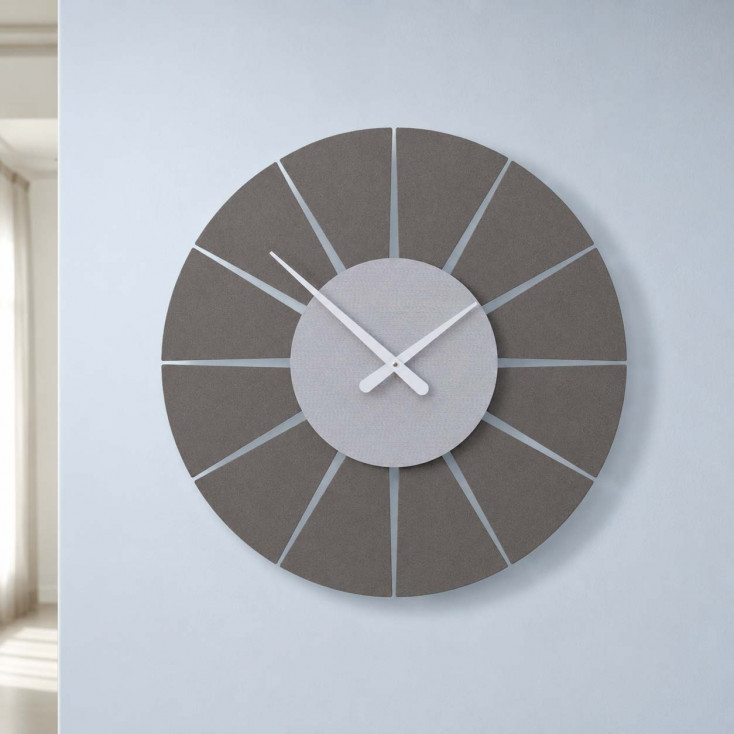 Orologio da parete rotondo medio dal design moderno ed elegante