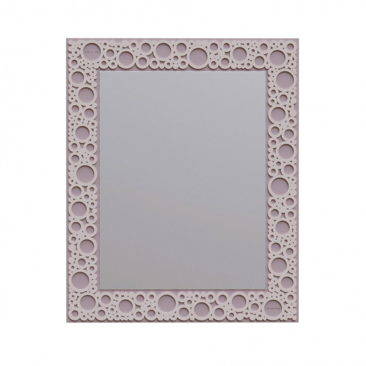Specchio da parete con cornice in legno dal design moderno