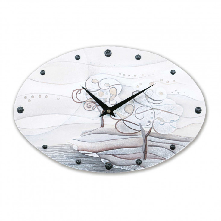 Orologio da parete ovale in cartapietra con lavorazione artistica