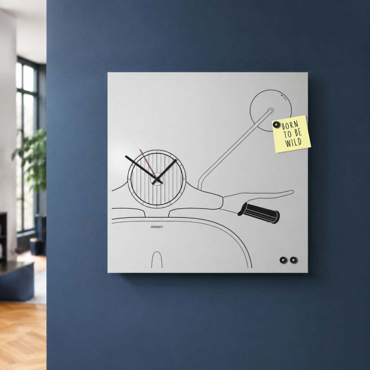 Orologio da parete con lavagna magnetica e accessori per foto "SCOOTER"