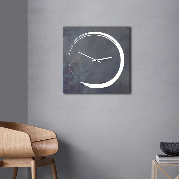 Orologio da parete in metallo quadrato dal design moderno ed elegante